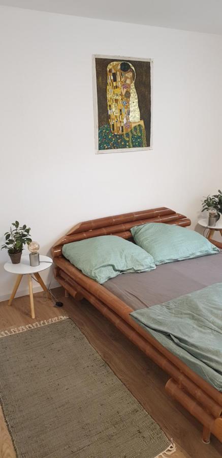 Frisch Renoviert Mit Dachterrasse - Geniesse Ruhe Und Grun Nahe Neustadt Aisch Neustadt an der Aisch Ngoại thất bức ảnh